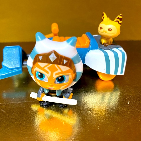 DISNEY DOORABLES STAR WARS BALACTIC CRUISERS AHSOKA TANO 3” CAT ON BACK - Picture 5 of 9